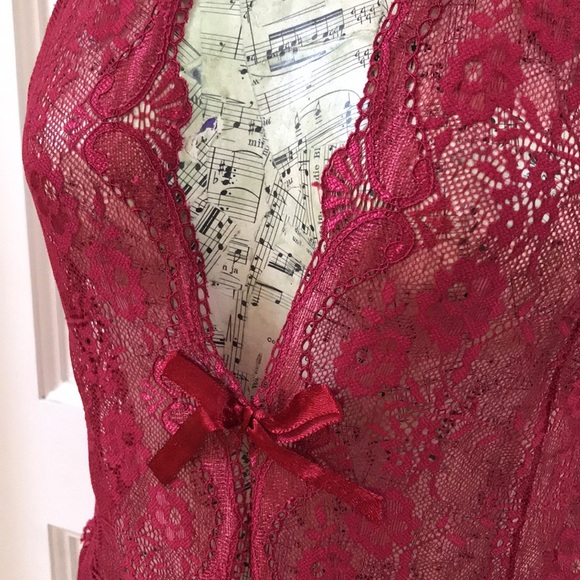 Avid Love sz Small lace bodysuit Haler top scalloped edge deep wine red sheer - Picture 3 of 13